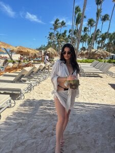 EmilyTrix Tropical Pic 8