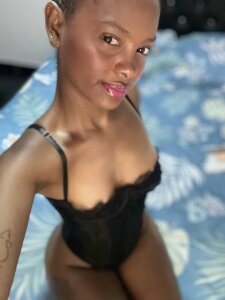 Sharllo_K Sharllo Pic 2