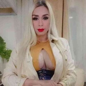 love me who i am :) de QueenDragonc0ckts  photos