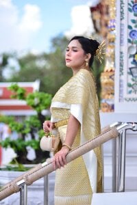 Megwild When in thailand Bilde 3