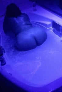 Carolzinha96 Public Pic 3