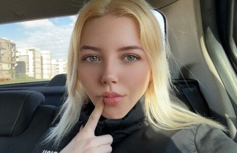 MonaNoirePublic Bild 3