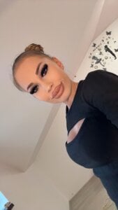 MistyAddams me Poză 3