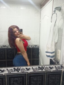 _CharlotteMiller_ Public Pic 2