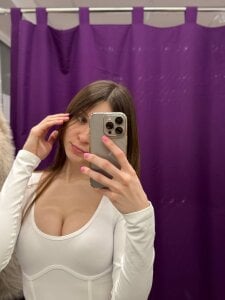 MinaMancilla feel me Pic