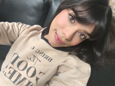 AvaLusty Sexy Bony Pic 4