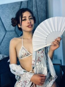 Girl Japanese od isabella-collins-  snímek