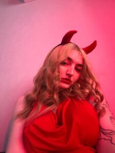 sweetandcuteeのspooky season 😈の 3枚の写真