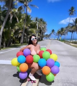 lararoberts_: balloons ( 2 фото)