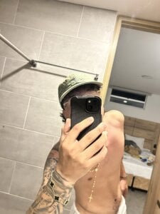 EXCLUSIVE8Public Bild