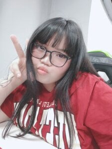 LeyaKan Public Pic 6