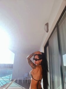 _Mia_Brunette_
