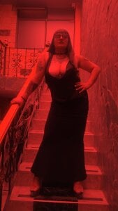 Violett_Sinclair Miss in red 🫦 Pic 6