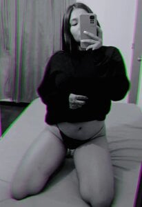 emma_066 Public Pic 5