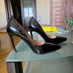 Cowell_Adelina My heels :) Gambar