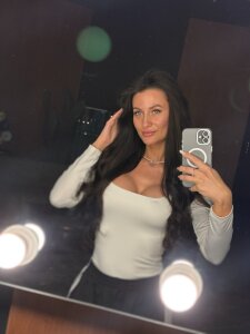 IrisNightshadeのCasualの 3枚の写真