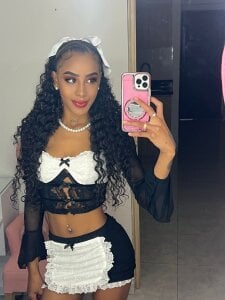 aaliyah_beller a sexy and slutty maid Pic