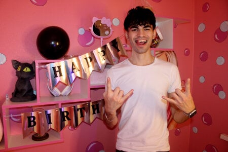 JaremyHarris My Birthday🎉🎁🎉🎁🎉 Pic 2