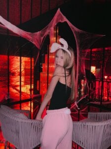 Succubelle how I spent Halloween Foto