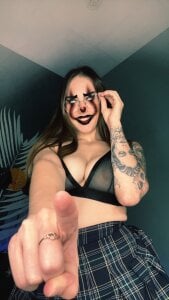 ChristyCraymeのLook who’s here 😈の 3枚の写真