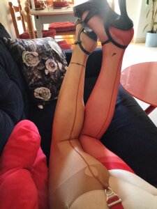 seamed_duality Legs Pic 2