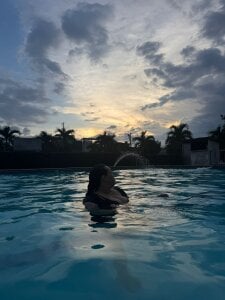 Pool Day💙💦 od Blair_BigTits  3 snímek