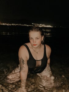 ChelseaEmbertona Emily Pic 5