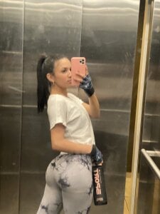 sofia_model Public Pic 5