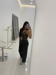 Zara_blaze_e Public Pic 2