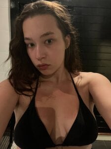 EllieSixSeven Public Pic 3