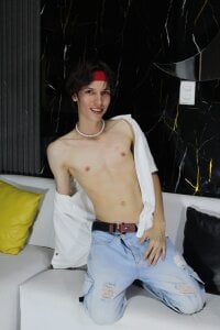 lenni_sirius Every tI see you, it makes me want to rip off your clothes and kiss you everywhere. Pic 2