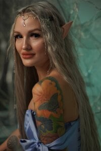 KateMonroe Happy New Year from the elf Pic