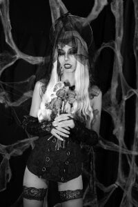 Lunamistyc 🕯️ I’m your forbidden bride tonight Gambar 5