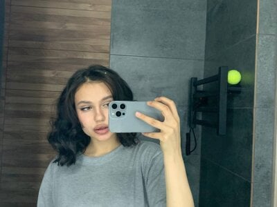 LuciaBanga Public Pic 2