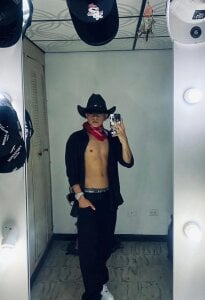 Taylor_Black_01 COWBOY Pic