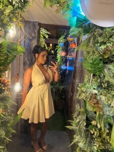 mia_hank I'm sweet... until they provoke me I love to laugh, dance, consent and feel that you want me to💛🫦 Immagine 