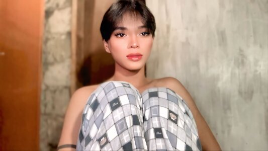 Chechay Public Pic 2