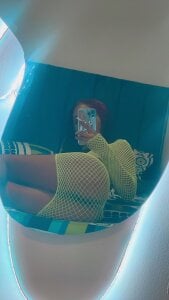 red_lips22 other girl more Pic