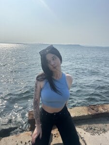 Vika_Gray Public Pic 8