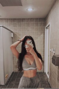 Qaz42799's XXX Photo Albums with Erotic Pics | xHamsterLive