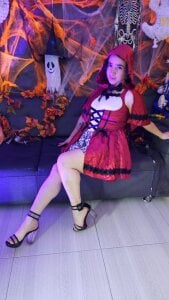 Valeriagomez_ A very naughty little hood, do you like how I look? 🎃🙊 Pic 6