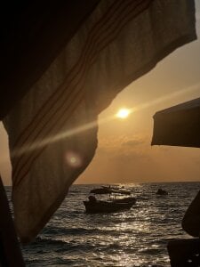 ari_artis My first time seeing a sea Pic 5