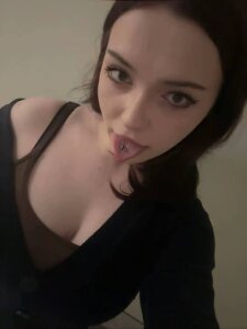 ThuBoppre 💋🎄🍾 Pic 3