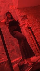 Violett_Sinclair Miss in red 🫦 Pic 2