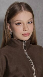 JanetPegg Public Pic 4