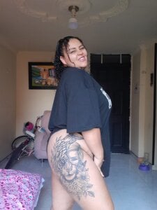 MelannieSimonsの5の 3枚の写真