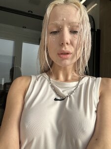 RanyThomson 🖤 Pic 6