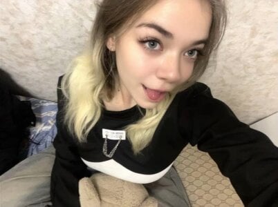 StephanieMarin Public slika 2