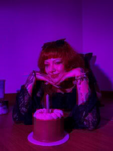 Sarah-Stoner My bday cake for u😛🎂 Foto 2