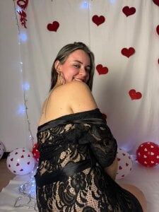 ElenaWatsonn valentine's day 💗💋 รูป  7